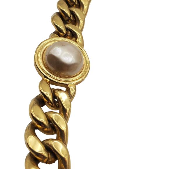 Carolee Gold Tone Curb Thick Chain Chunky Necklace Faux Pearl Onyx Vintage 1980s